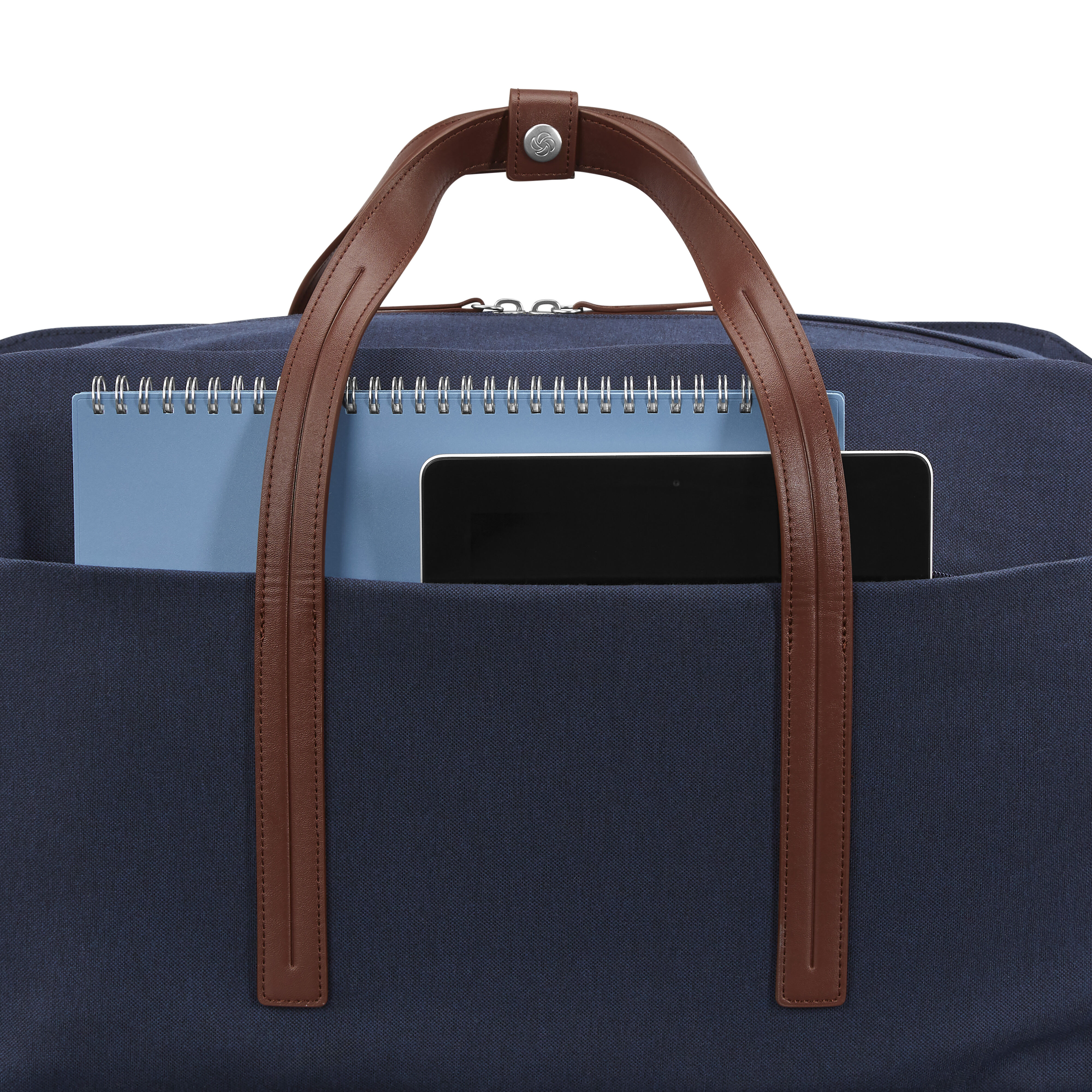 Virtuosa Wheeled Duffel in the color Navy. image number 4